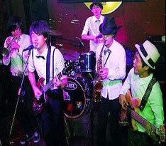 　The Trouble熱超波樂隊(duì)