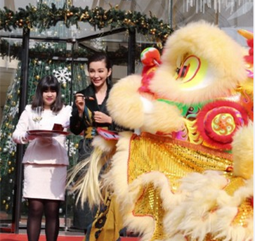  千面“女神”李冰冰駕到瑞吉酒店